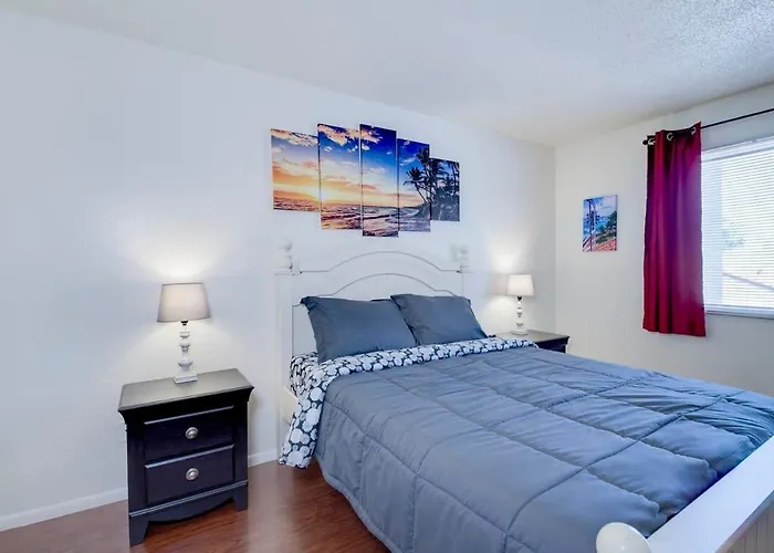 77 Sunny 2bd 2ba W Heated Pool
