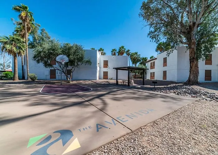 77 Sunny 2bd 2ba W Heated Pool Holiday home *