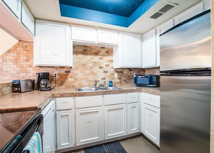 Holiday home 77 Sunny 2bd 2ba W Heated Pool